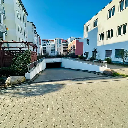 Am Spremberger Turm, 65qm, 2 Schlafzimmer, Küche, Parkplatz, Balkon, Waschmaschine Apartment *