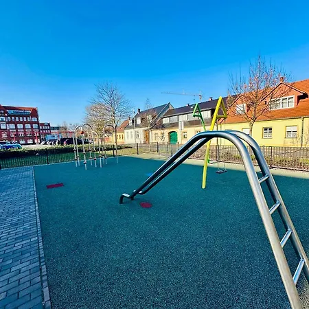 Am Spremberger Turm, 65qm, 2 Schlafzimmer, Kueche, Parkplatz, Balkon, Waschmaschine Cottbus