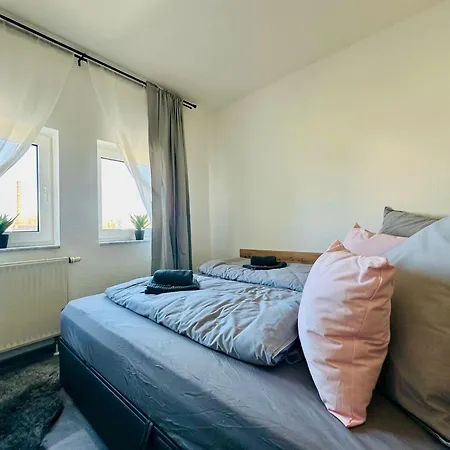 Am Spremberger Turm, 65qm, 2 Schlafzimmer, Kueche, Parkplatz, Balkon, Waschmaschine * Cottbus