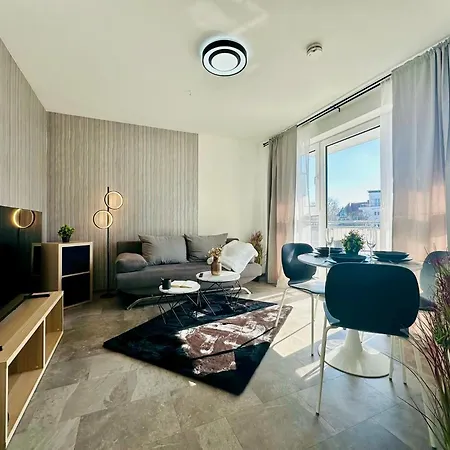 Am Spremberger Turm, 65qm, 2 Schlafzimmer, Kueche, Parkplatz, Balkon, Waschmaschine