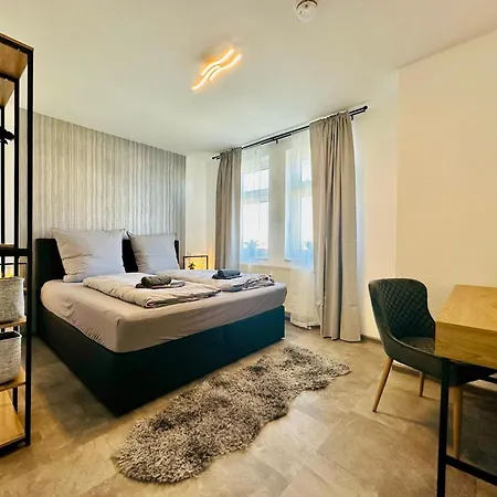 Am Spremberger Turm, 65qm, 2 Schlafzimmer, Kueche, Parkplatz, Balkon, Waschmaschine Appartement *