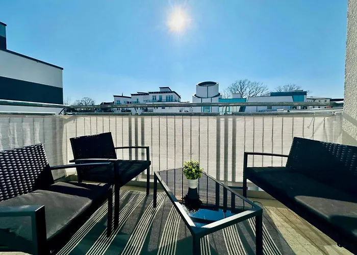 Am Spremberger Turm, 65qm, 2 Schlafzimmer, Kueche, Parkplatz, Balkon, Waschmaschine Daire