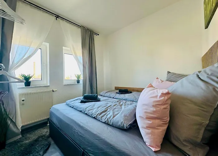 Am Spremberger Turm, 65qm, 2 Schlafzimmer, Küche, Parkplatz, Balkon, Waschmaschine * Cottbus